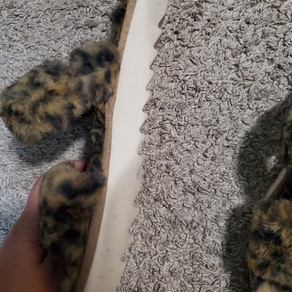 ANIMAL Print Koolabura By UGG Cozy Furry Slides - Picture 5 of 9